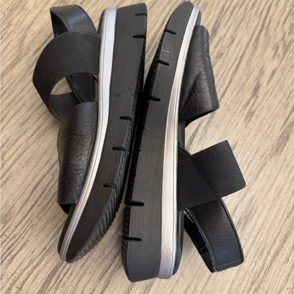 THE FLEXX Black Sandals